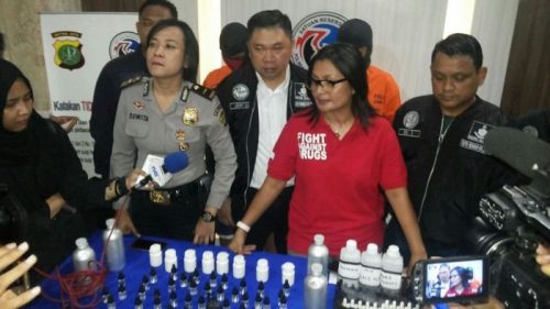 Kompol Vivick Tjangkung Kasatnarkoba Polres Jakarta Selatan Gelar Konferensi Pers