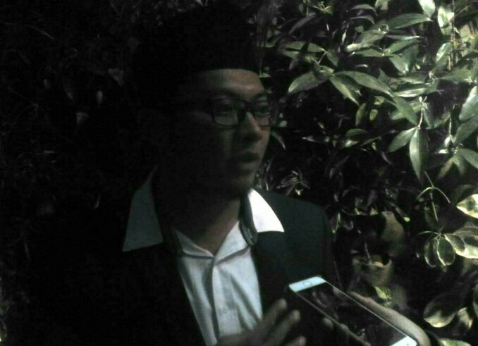 Hendra Guntara, S.Hum, M.Ud., saat wawancara dengan wartawan disalasatu sudut ruangan Hotel Moxy Bandung seusai gelaran deklarasi, Jumat (5/1/2017).