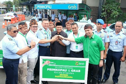 Peresmian kerjasama antara Primkopau dan Grab di bandara internasional Husein Sastranegara Bandung, (5/1/2018).