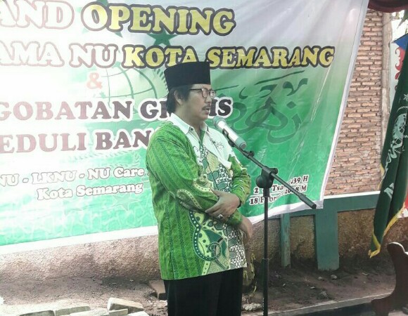 H Anashom, Ketua PCNU Kota Semarang saat grand opening Klinik Pratama NU