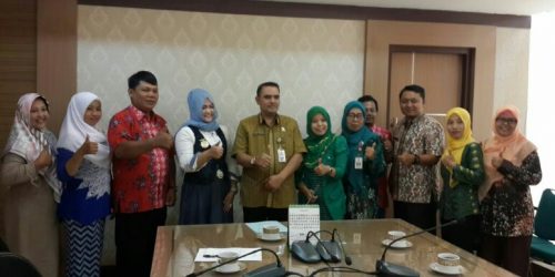 Kadisporapar Jateng, Urip Sihabudin, berfoto bersama DPW Matra Eks Karesidenan Semarang, (22/03/2018).