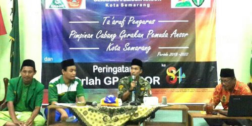 Ketua demisioner GP Ansor Kota Semarang, dr HM Sulkhan, saat memberikan pesan pada para pengurus baru dalam taaruf.