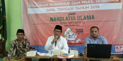 Ketua PCNU Kota Semarang, KH Anashom.