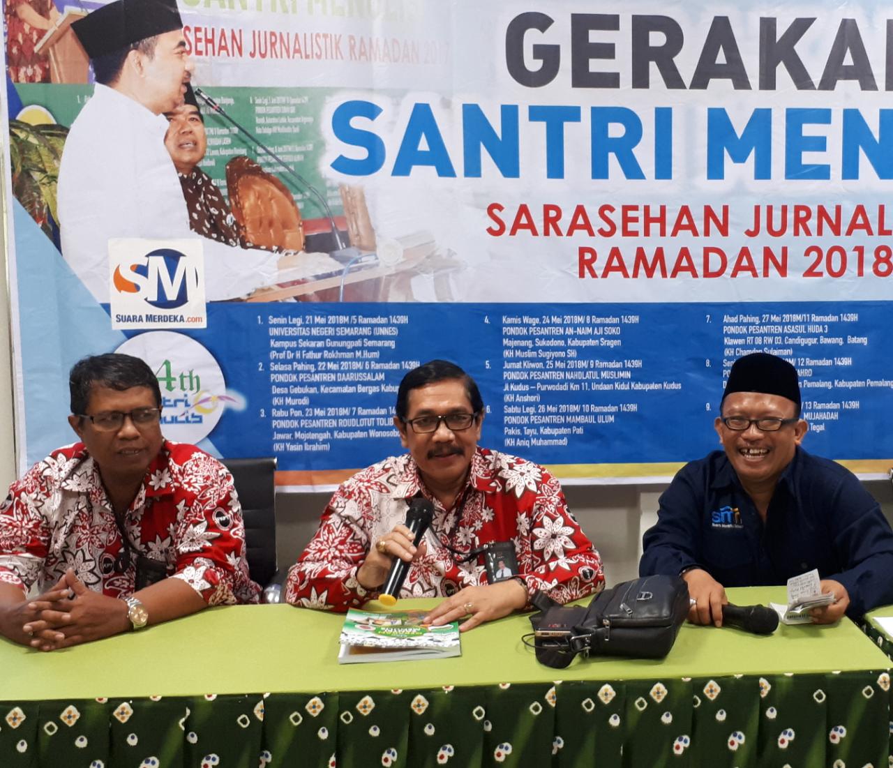 Ketua FKPT Jateng, Dr. Drs. H. Budiyanto, SH, M.Hum., pada acara Gerakan Santri Menulis di Sarasehan Jurnalistik Ramadan