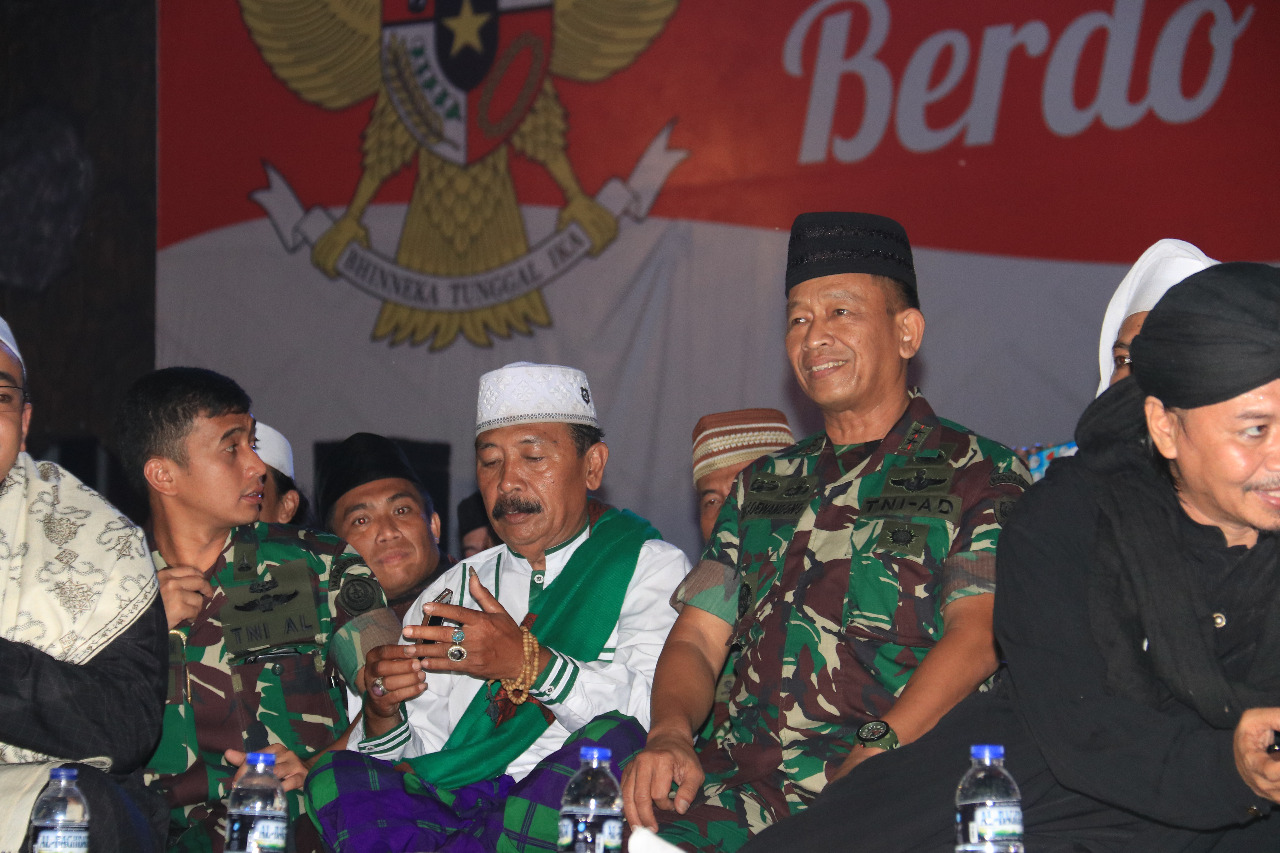 Pangdam III/Siliwangi Sambut Panglima TNI Dan Kapolri Di Ponpes Al-Baghdadi Karawang