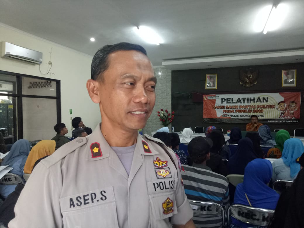 Kapolsek Kiaracondong Polrestabes Bandung, Kompol Asep Saepudin, menghadiri giat pelatihan bagi saksi parpol yang diselenggarakan Panwaslu Kiaracondong