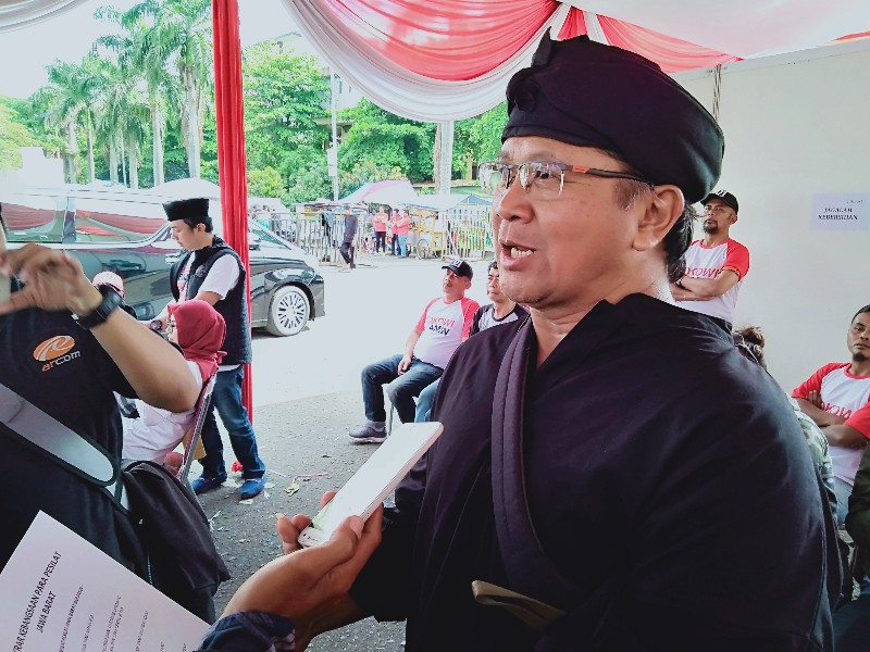 Roedy Wiranatakusumah saat diwawancara wartawan di kegiatan Jokfest Pesta Rakyat