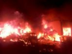 Gudang Karung dan Dua Unit Mobil Ludes Terbakar