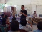 Bupati Murung Raya Serahkan Bantuan Sembako Di Desa Olung Nango