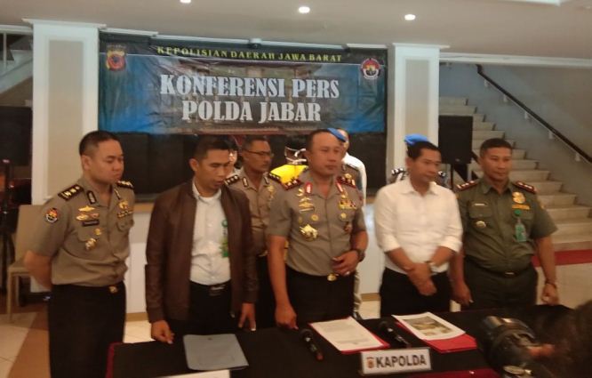 Polda Jabar Bersama BKSDA Jabar menggelar konferensi pers terkait dengan perniagaan satwa langka ilegal