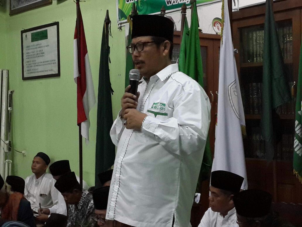 Ketua PCNU Kota Semarang, Drs KH Anashom, M.Hum.