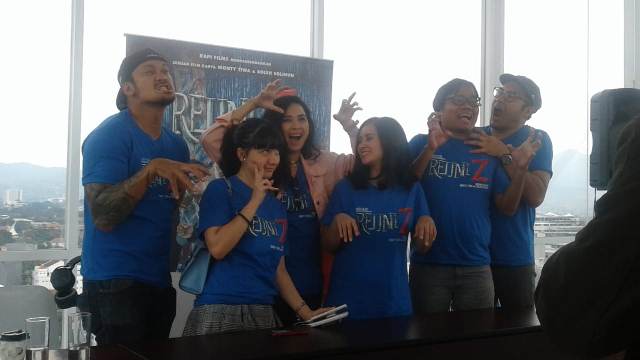 Para Pemeran Film REUNI Z saat konferensi pers di Mercure Bandung City Centre Kota Bandung