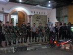 Jajaran Polres Banjar dibantu perkuatan personel TNI, bersiaga pasca peristiwa rentetan bom bunuh diri di Surabaya
