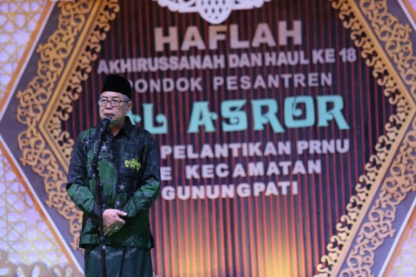 Rois Syuriah NU Kota Semarang, KH Hanif Ismail saat memberikan sambutan di acara pelantikan Pengurus Ranting NU Gunungpati, Kota Semarang.