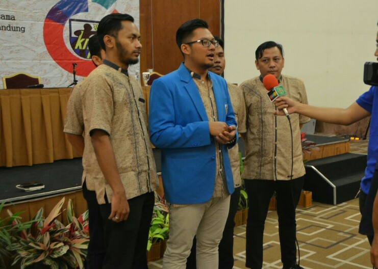Ketua DPD KNPI Kota Bandung, Hendra Guntara, di acara silaturahmi dan buka puasa bersama serta bimbingan teknis mengenai tata kelola dan pelaporan keuangan Organisasi Kepemudaan terhadap OKP dan DPK