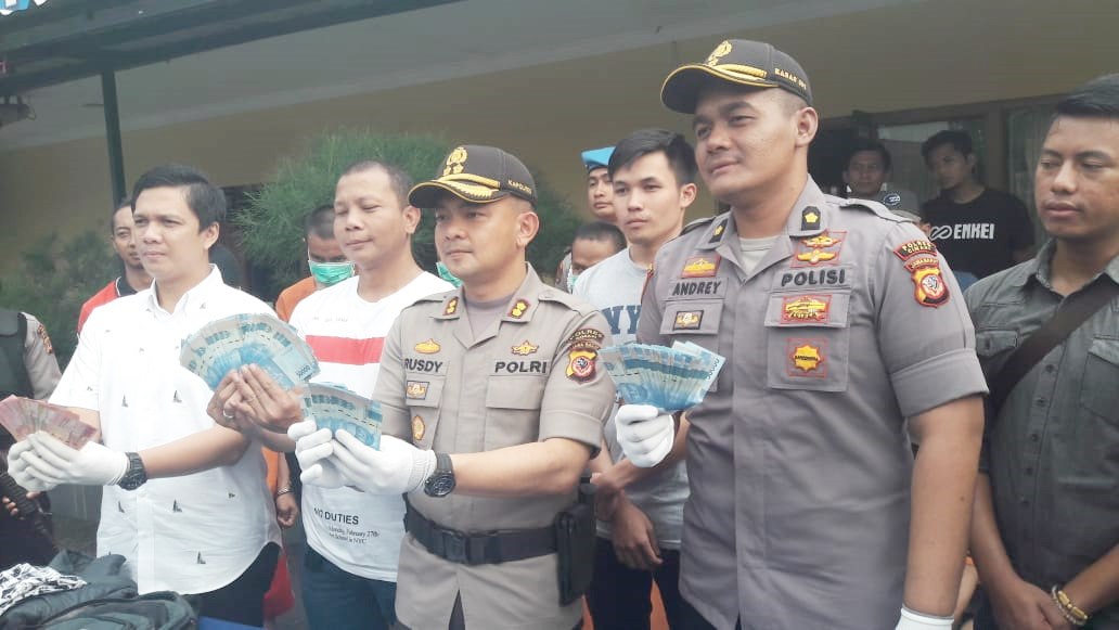 Coba Melawan, Polres Cimahi Tindak Tegas Pelaku Pencuri Pecah Kaca Coba Melawan, Polres Cimahi Tindak Tegas Pelaku Pencuri Pecah Kaca