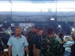 Pengecekan Dansektor 21 Satgas Citarum Kolonel Inf Yusep Sudrajat ke ruang produksi PT Nickcrome Indojaya, Cimahi, Kamis (24/1/2019).