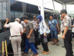 Jadwal Kereta Api Terganggu, Polresta Bogor Kota Polda Jabar Kerahkan Armada Angkutan Bantu Masyarakat
