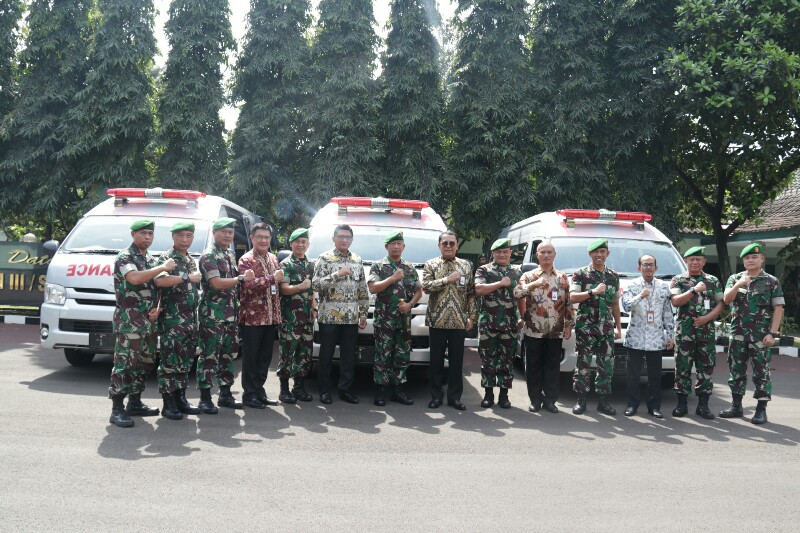 Kodam III/Siliwangi Terima Bantuan Mobil Ambulance Dari BRI Kodam III/Siliwangi Terima Bantuan Mobil Ambulance Dari BRI