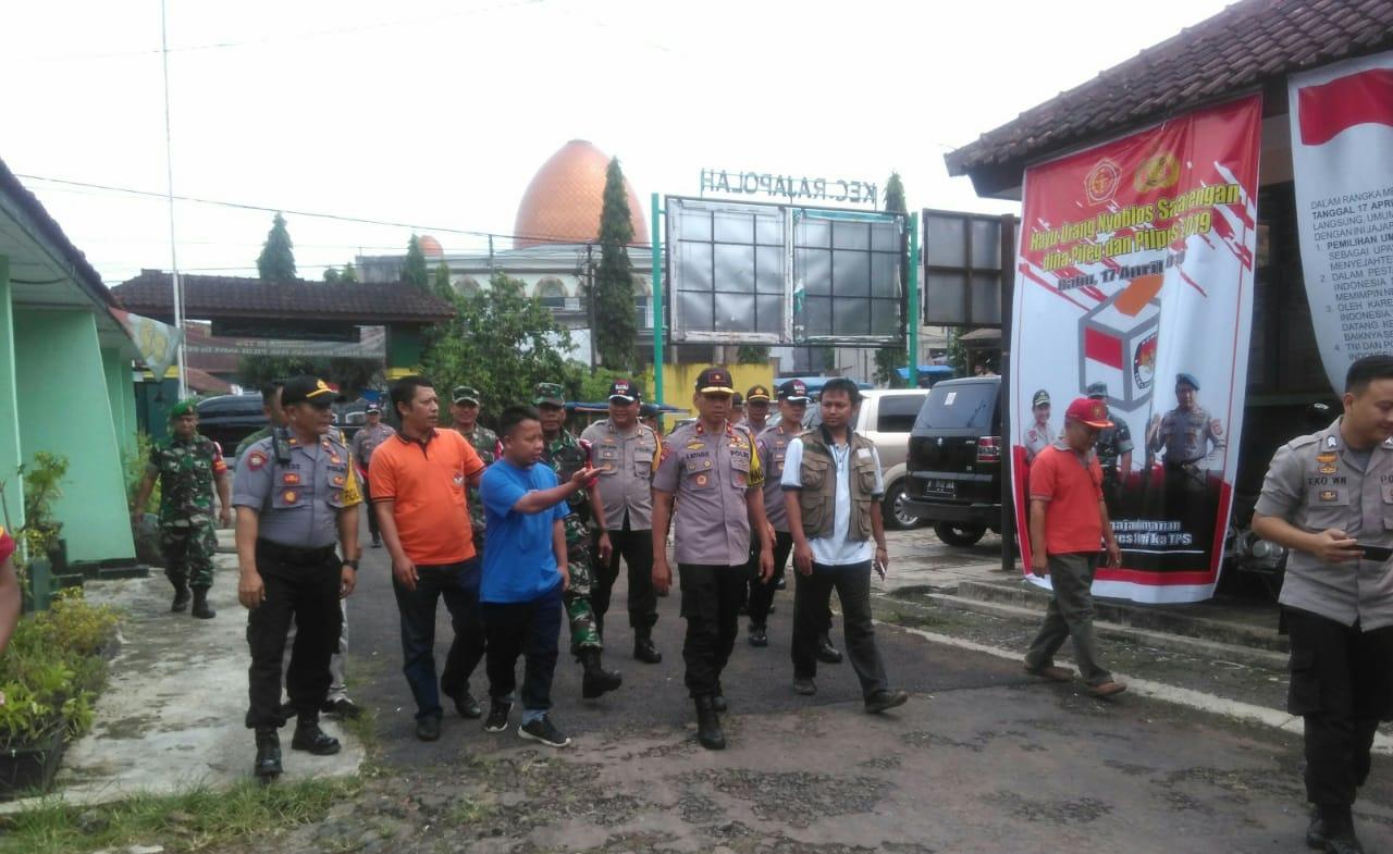 Wakapolda Jabar Tinjau Gudang Logistik PPK Ciawi Dan Rajapolah Tasikmalaya