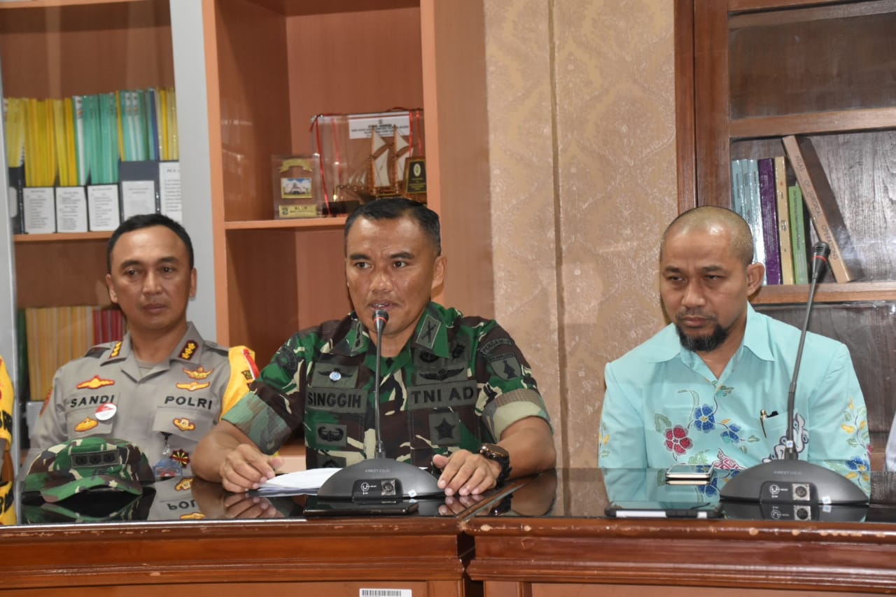 Bantah Berita Ada Anggota TNI Keracunan, Kapendam V Brawijaya Imbau Masyarakat Tidak Termakan Isu Hoax Bantah Berita Ada Anggota TNI Keracunan, Kapendam V Brawijaya Imbau Masyarakat Tidak Termakan Isu Hoax