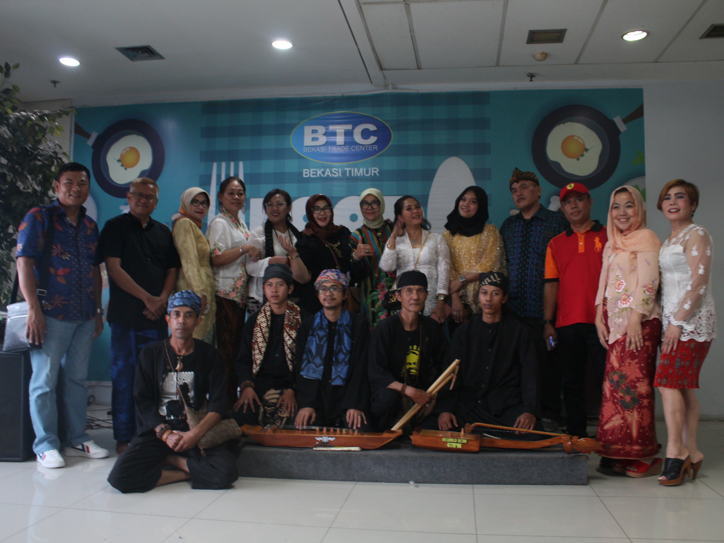 Pecinta Budaya Nusantara Tampilkan Musik Budaya Pasundan