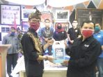 KPU Kota Banjar Memberikan Bantuan Masker, Hand Sanitizer Dan Vitamin Kepada Jurnalis