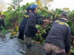 Satgas Citarum Sektor 21 Solokanjeruk Bersihkan Aliran Sungai Citarik Di Kampung Bojongbubu