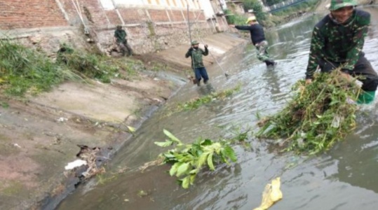 Satgas Citarum Sektor 21 Cikapundung Karbak Di Aliran Sungai Desa Citeureup