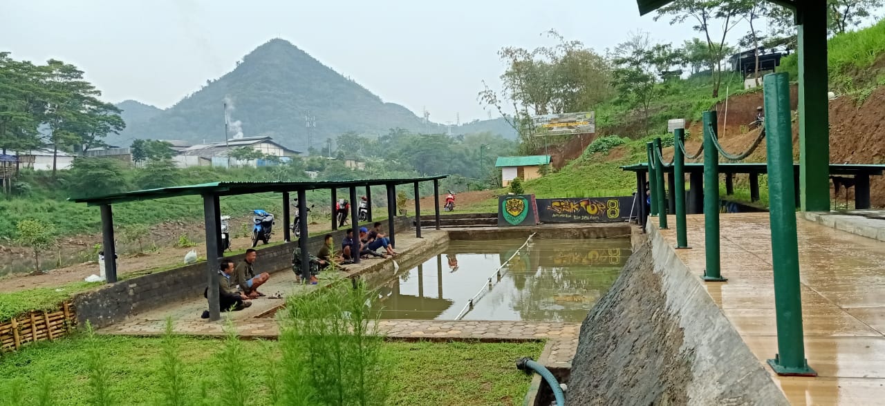 Kolam Pemancingan Taman Citarum Harum Sektor 8 di Desa Nanjung.