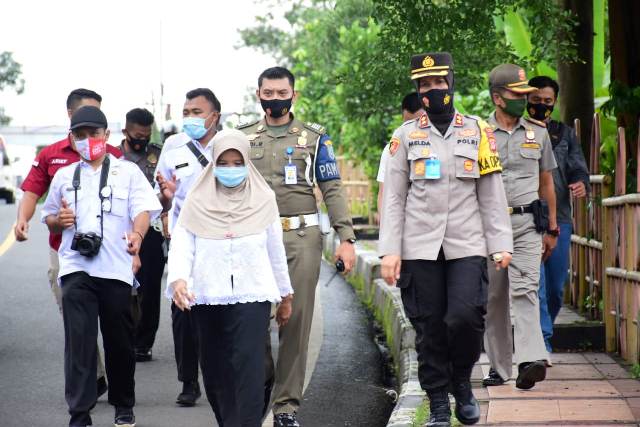 Mengecek Sarana Prokes Di Pertokoan, Walikota Banjar Bersama Kapolres Susuri Jalan Letjen Suwarto