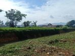 Satgas Citarum Sektor 21 Sub 04, Bersihkan Bantaran Sungai Cidurian Di Kampung Cihaurgeulis