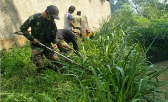 Satgas Citarum Sektor 21 Sub 02 Bersihkan Daerah Aliran Sungai Di Bojongpulus