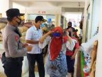 Polres Subang Polda Jabar Laksanakan PPKM dan Operasi Yustisi di Pusat Perbelanjaan