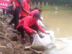 Peringati HUT Ke-48 PDIP, DPC PDIP Kota Banjar Tebar Benih Ikan Dan Penanaman Pohon