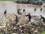 Dansektor 21 Satgas Citarum Hadiri Giat Karya Bhakti Gabungan Pengangkatan Sampah di Bendungan Sungai Citarik