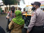 Kabid Humas Polda Jabar : Polres Majalengka Polda Jabar Bagikan Sembako Gratis, Program Selasa Ceria Belanja Cuma Cuma Kabid Humas Polda Jabar : Polres Majalengka Polda Jabar Bagikan Sembako Gratis, Program Selasa Ceria Belanja Cuma Cuma
