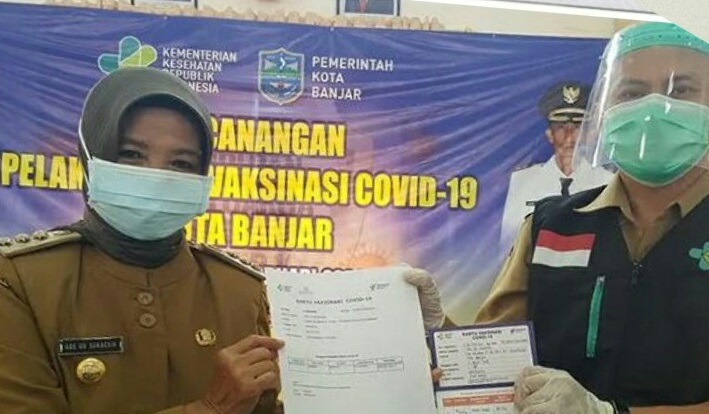 Walikota Banjar Terima Vaksin Covid-19 Sinovac