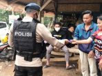 Sat Brimob Polda Jabar Ingatkan Jangan Main-main Dengan Virus Corona, Tegur Remaja Tidak Menggunakan Masker