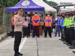 Kapolresta Cirebon Polda Jabar Pimpin Langsung Penyekatan Kendaraan Besar Di Gerbang Tol Palimanan