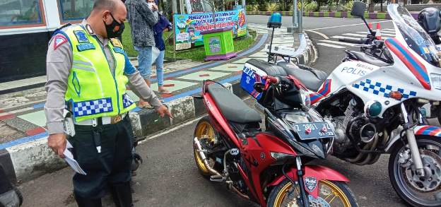 Sat Lantas Polres Ciamis Tindak Puluhan Pelanggar Di Hari Ketiga Pelaksanaan Operasi Keselamatan Lodaya 2021 Sat Lantas Polres Ciamis Tindak Puluhan Pelanggar Di Hari Ketiga Pelaksanaan Operasi Keselamatan Lodaya 2021