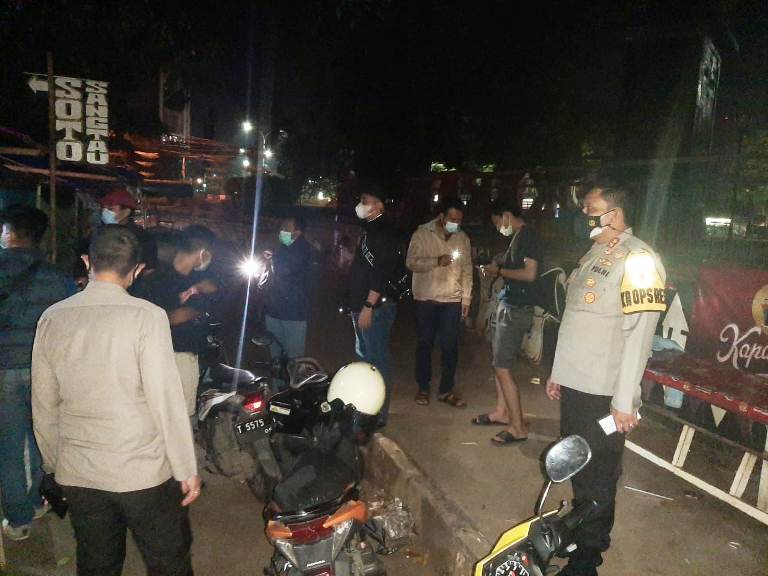 Polisi Amankan 5 Orang Terkait Penyerangan Kantor LSM Laskar NKRI Di Karawang
