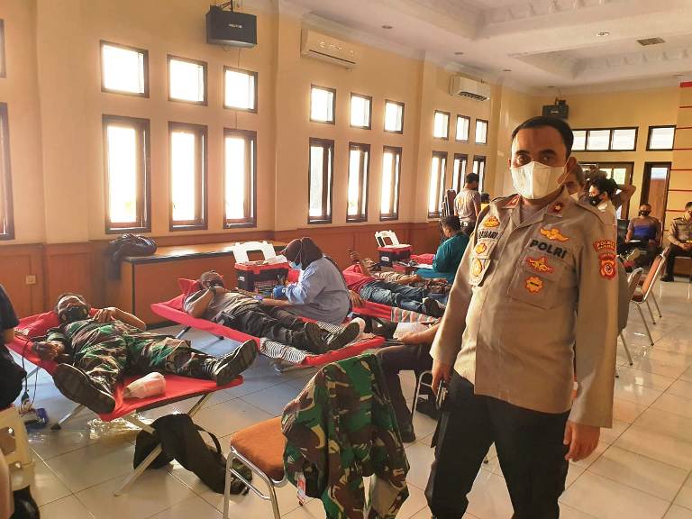 Dalam Rangka Hari Bhayangkara Ke 75, Polres Majalengka Polda Jabar Gelar Donor Darah Bersama TNI Dan Bhayangkari