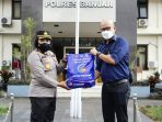 Polres Banjar Polda Jabar Salurkan Bansos Kepada Masyarakat Terdampak Covid-19 Dan PPKM