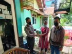 Polisi Salurkan Bansos Bahan Pokok Door To Door Kepada Warga Di Cirebon