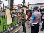 Polres Tasikmalaya Kota Pasang Barcode Aplikasi Peduli Lindungi Di Mapolres dan Mapolsek