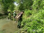 Giliran Anak Sungai Cibodas di Kampung Sukarasa yang Dibersihkan Personel Satgas Citarum Sektor 21 Sub 16