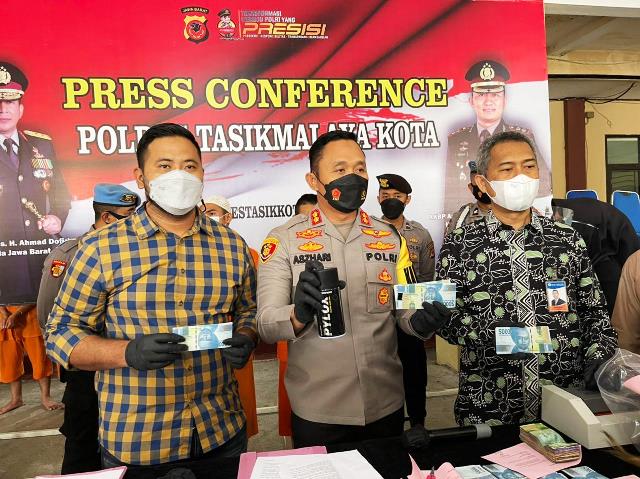 Polisi Ciduk Pembuat Dan Pengedar Uang Palsu
