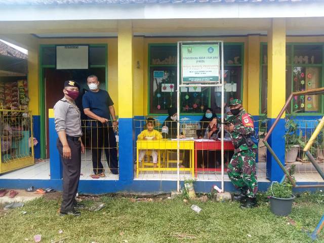 Polres Sukabumi Polda Jabar Pacu Capaian Vaksin Bagi Lansia Di Masa PPKM Polres Sukabumi Polda Jabar Pacu Capaian Vaksin Bagi Lansia Di Masa PPKM