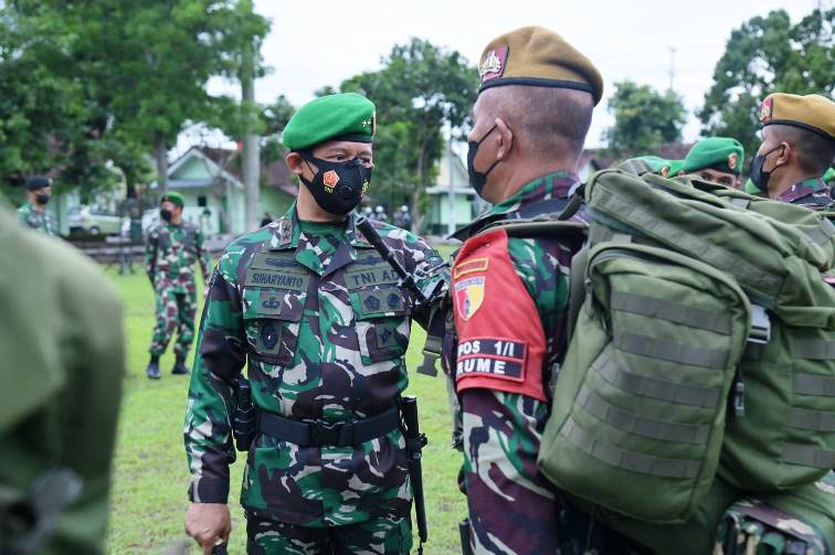 Purna Tugas Di Maluku Utara, Kedatangan Satgas Yonarmed 8/105 Disambut Komandan Gartap III